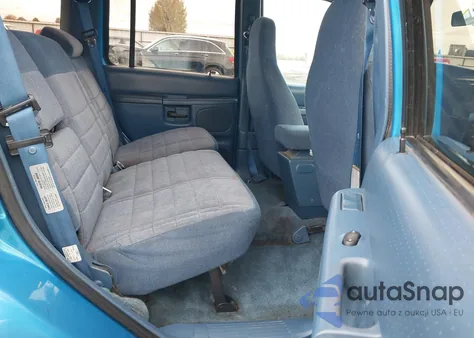 1996 Ford Explorer z USA, uszkodzony, nr VIN 1FMDU35P5TUC60089